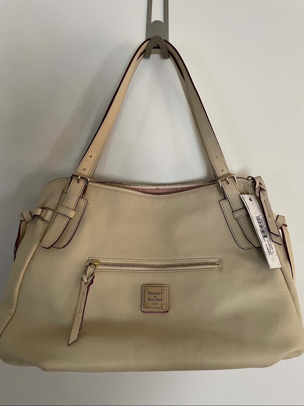 VTG: Dooney & Bourke Luisa Genuine Leather Ivory Shoulder Bag with tags